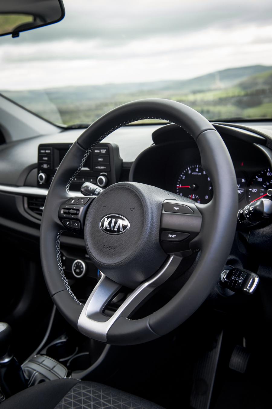 Панель приборов Kia Picanto 2017 года  (UK) (фото 79 из 80)